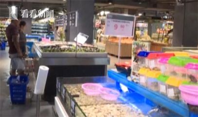 视频 | 危险!大鳄鱼逃出铁笼在超市“闲逛” 被擒后遭超市人员宰杀并售卖